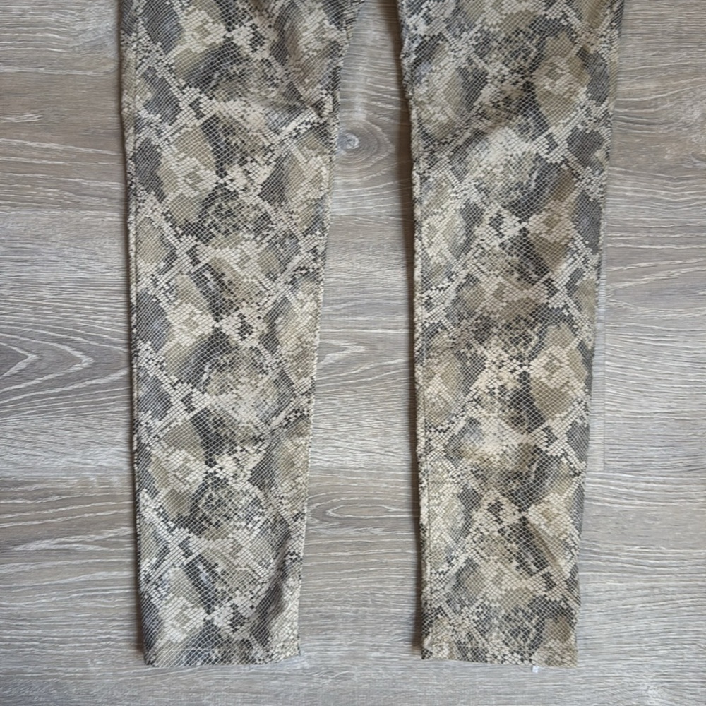 Bevy Flog Shely In Beige Python Print 24 - Picture 4 of 12